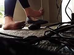 Candid Catch Of seaneloen doing sex With Her Shoes Off Under Her Desk