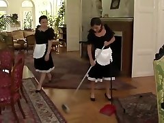 Housemaid is tricked into having star slow with her owners