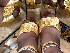Gold Stilettos and ff seamed NYLONS