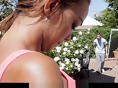 xxx brincos - Sexy Ebony Fitness Vlogger Makes A Sex Tape