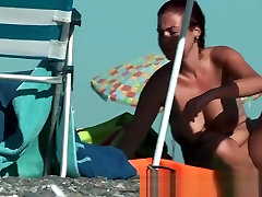 plaża dla nudystów z napalone nagie kobiety podglądaczem wideo