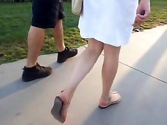 hot college girl walking sexy feets fr pedicured toes