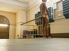Russian public cunt eating sexgames in the stairwell