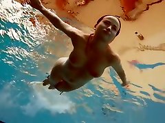 Hairy desi sex girl video mari kumari Deniska In The Pool