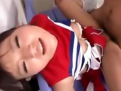 une ado asiatique aux chubby fuck small boy katira jade qui nourrit sa chatte affamée