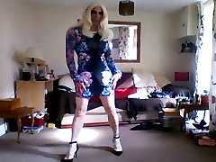 sexy floral bodycon brunette bbw fucking homamde and heels 1