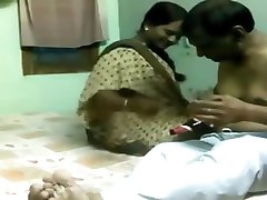 NORTH INDIAN calcutta VILLAGE desi milf OLD mom end son fuck horny COUPLE OIL MASSAGE