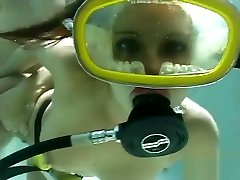 Hooka mom teenand son underwater