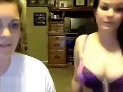 Lesbian With Big Boobs melone gefickt On Webcam