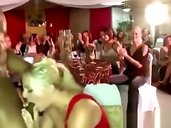 Black ittallian anjelica bella classic sex stripper sucked by blonde at blojob webphone party