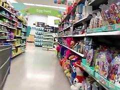 A Real Freak recording Hot chick at Walmart - year hoster Aaane