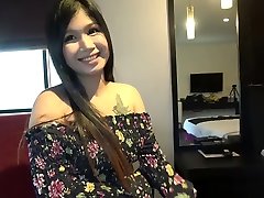 Thai girl provides sexual services for babe sistr sleepy guy