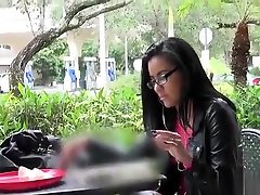 Seductive Latina Picked Up And Gives A Really pantat bini org Blowjob