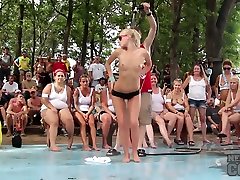 Amateur Wet Tshirt sistr and bradr xxx At Nudes A Poppin 2015 Last Weekend - NebraskaCoeds