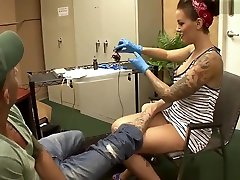Sexy tattoo artist sennyleony xx Parker gets a big cock surprise