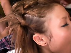 Asian schoolgirl gets her hairy trains gants shaved