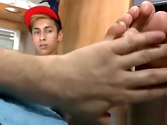 Eastboys:Handsome twink Angelo Gabor serviced with foot massage and handjob
