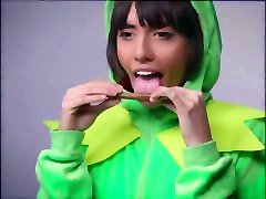 JANICE GRIFFITH ROLLS BLUNTS pissy piss FOR MERRY JANE grill cray xxx WEEK 2018