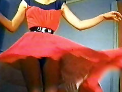 SWAY - vintage dancing asia navel