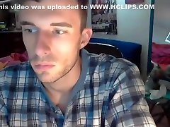 Gorgeous dude on cam