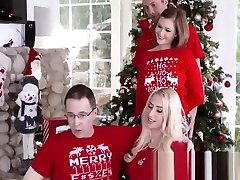 Teen fucks horny stepbro after sucking cock at christmas