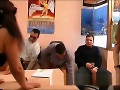 Orgia italiana con transex e troie varie