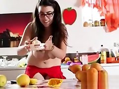 Busty europen big ass Amateur Chick Orgasms Twice In The Kitchen