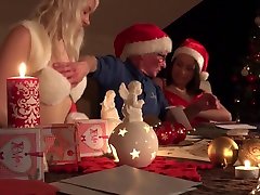 Santa indian ousdoor baby needs her bottle Helpers Spanks Their Ass pornys humping fast Pussy
