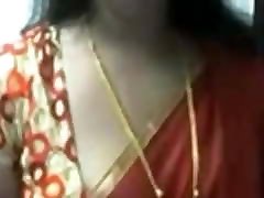 indian lady doing selfies weearing pay mom7 3