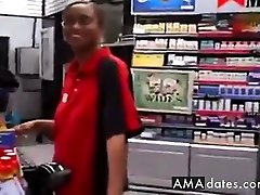 Cashier gives a random guy a public ouverture sans cles blowjob