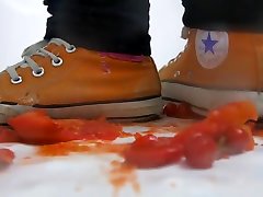 TOMATO CRUSH IN COVERSE ALL-STAR by SquishyFeet on yt