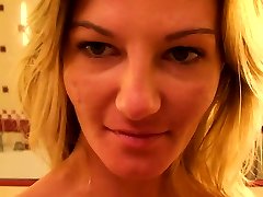 Blondie teases with her tight wet pussy