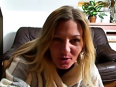 Amateur webcam romantic com spreads her legs and masturbates