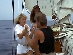 Elizabeth Hurley - semua dad japan & Voyeurism - Der Skipper 1999