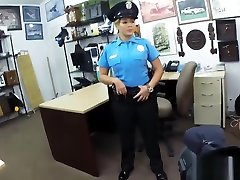 Police officer gets banged by pawn dude at the pawnshop