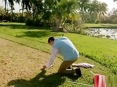 twerking de ébano en el campo de golf