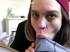Horny Big Boobs Amateur White Girl Sucks a Veiny Cock and gets Pussy Facial