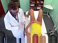 Doctor fucking his beautiful beautys thai from behind