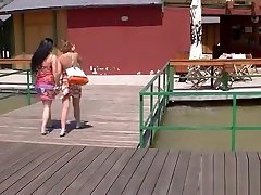 2public pissing girls