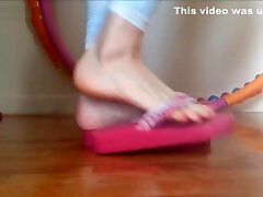 Caroleena Leeds - Soles floor skinny pink toes