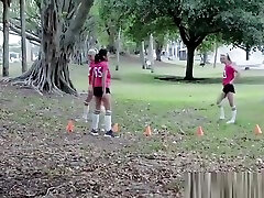 futbolista adolescentes partido con pollas grandes después de la formación