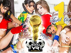 दो लड़कियों और एक विश्व कप पूर्वावलोकन - Jojo चुंबन और Katya Rodriguez - WANKZVR