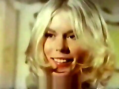 уложены блондинка подросток трахается с ремонтником 1970-х годов винтаж