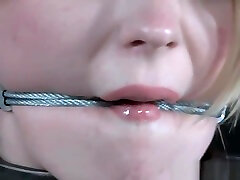 Collared sub gets spread pussy whipped