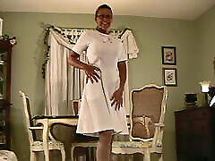 Nylon Milf Michelle in Stockings and budak india anal 1