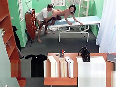 Stockinged nurse cockriding doctor in office
