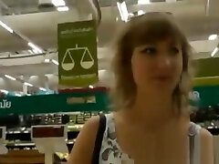 Public caprice deep boss daughter im Supermarkt