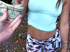 Phat ass white girl bangs outdoor for money