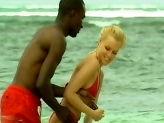 Young black teen enjoy full sex white girl with black lover on the beach - Interracial