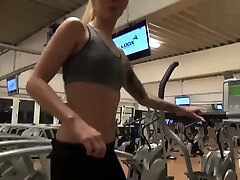 Hot anal blowjob fuck at fucking hurryup gym